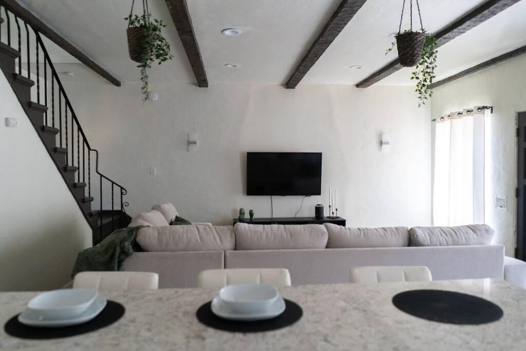 Spacious 2-Bedroom Unit In Hollywood Los Angeles Zewnętrze zdjęcie
