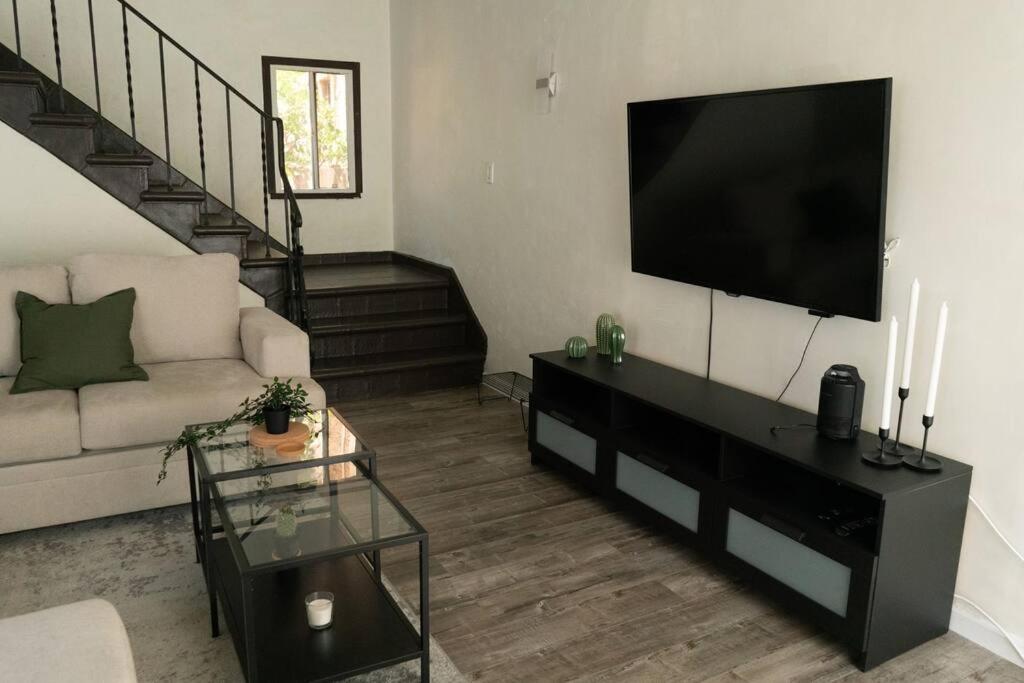Spacious 2-Bedroom Unit In Hollywood Los Angeles Zewnętrze zdjęcie